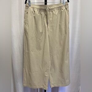 Athleta Midday Mid Rise Crop Poplin Pant in Ecru | size Medium